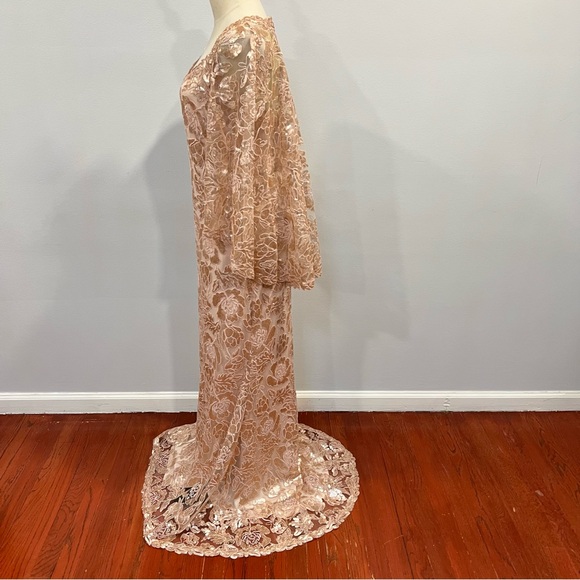 TADASHI SHOJI Peddle Gold Dorine Sequin Embroidered Cape Gown - Reemoly - Picture 10 of 17